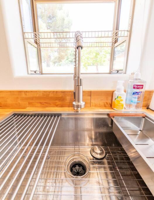 עמוד Newly Remodeled Family Friendly Home מראה חיצוני תמונה