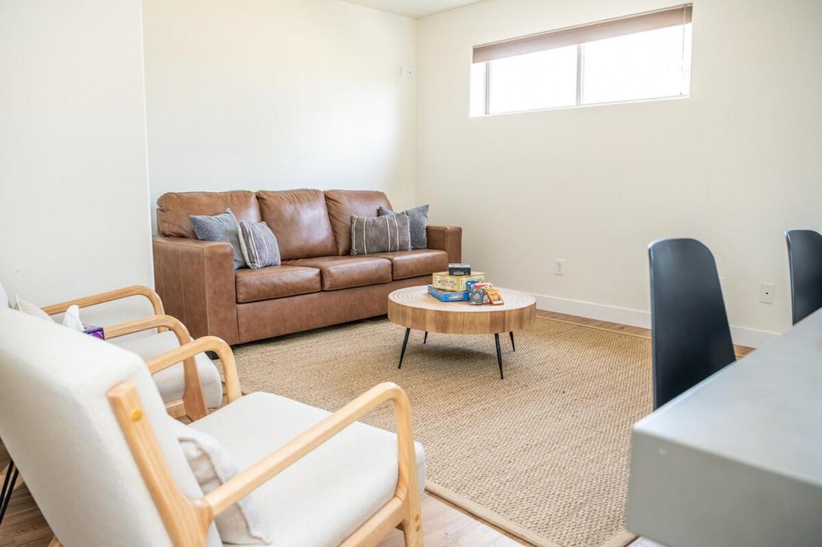 עמוד Newly Remodeled Family Friendly Home מראה חיצוני תמונה